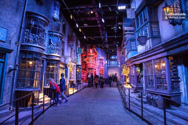 Harry Potter ve Warner Brothers Stüdyo Turu ve Transfer