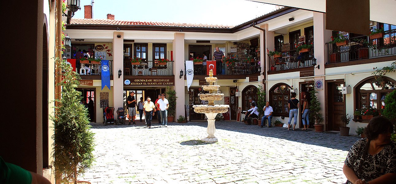 Atlıhan El Sanatları Çarşısı